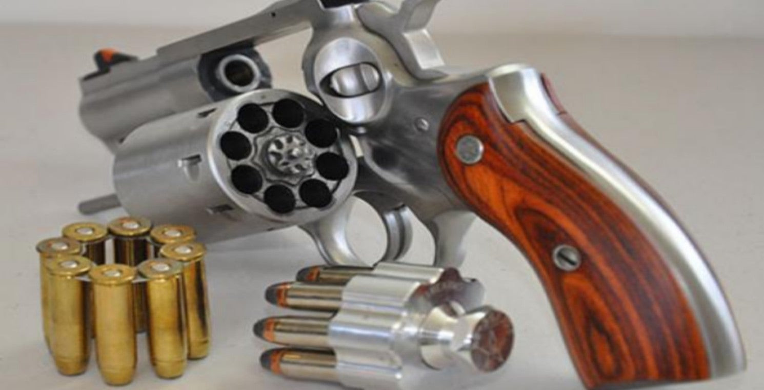 Σύγκριση των περιστρόφων S&W 627PC και Ruger Redhawk (βίντεο)
